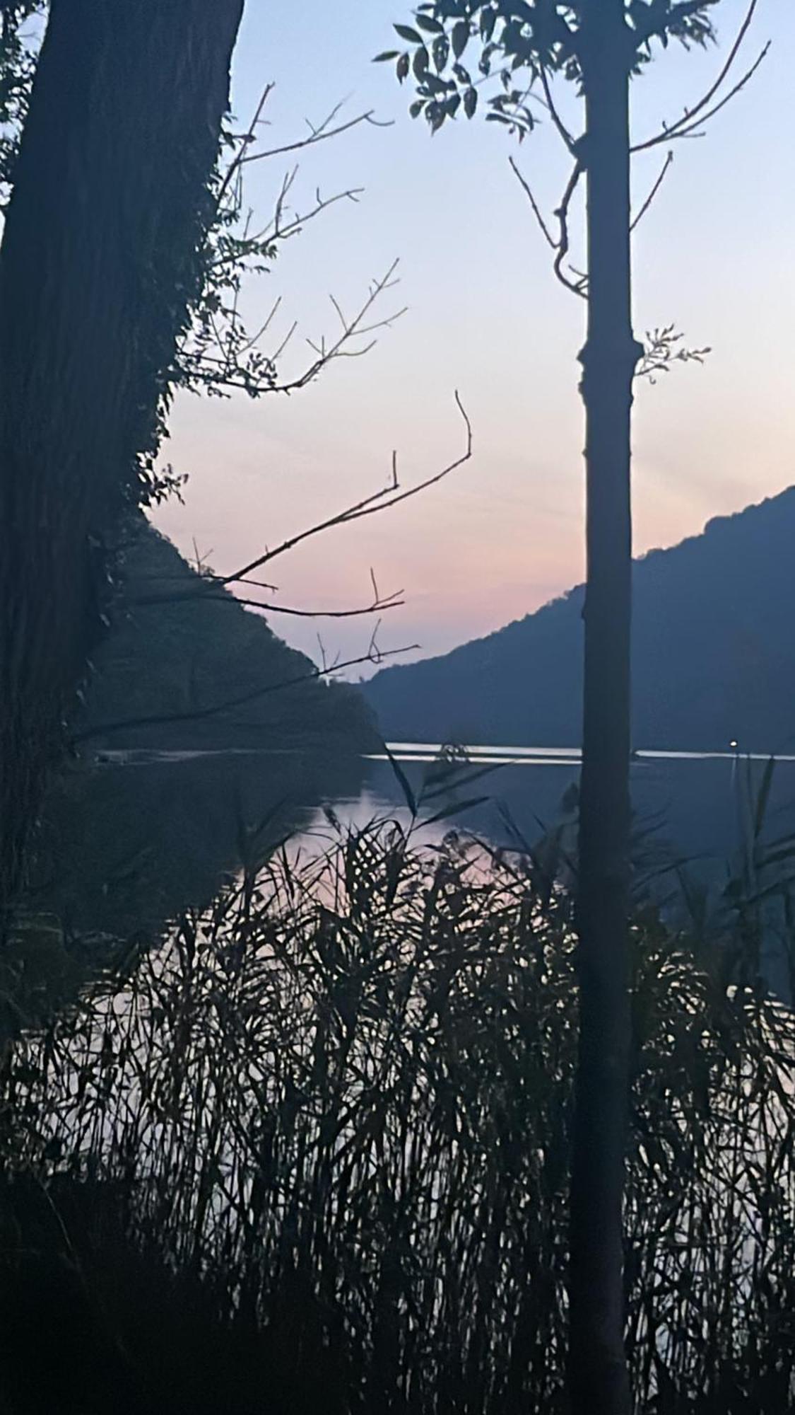 Laghi Di Como Appartamento Di Licinia E Mario Asso Exterior foto